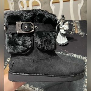 NEW Womens Guess Ankle Boots (comes new in box)